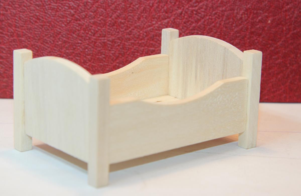 Bett Holz  8,3 cm