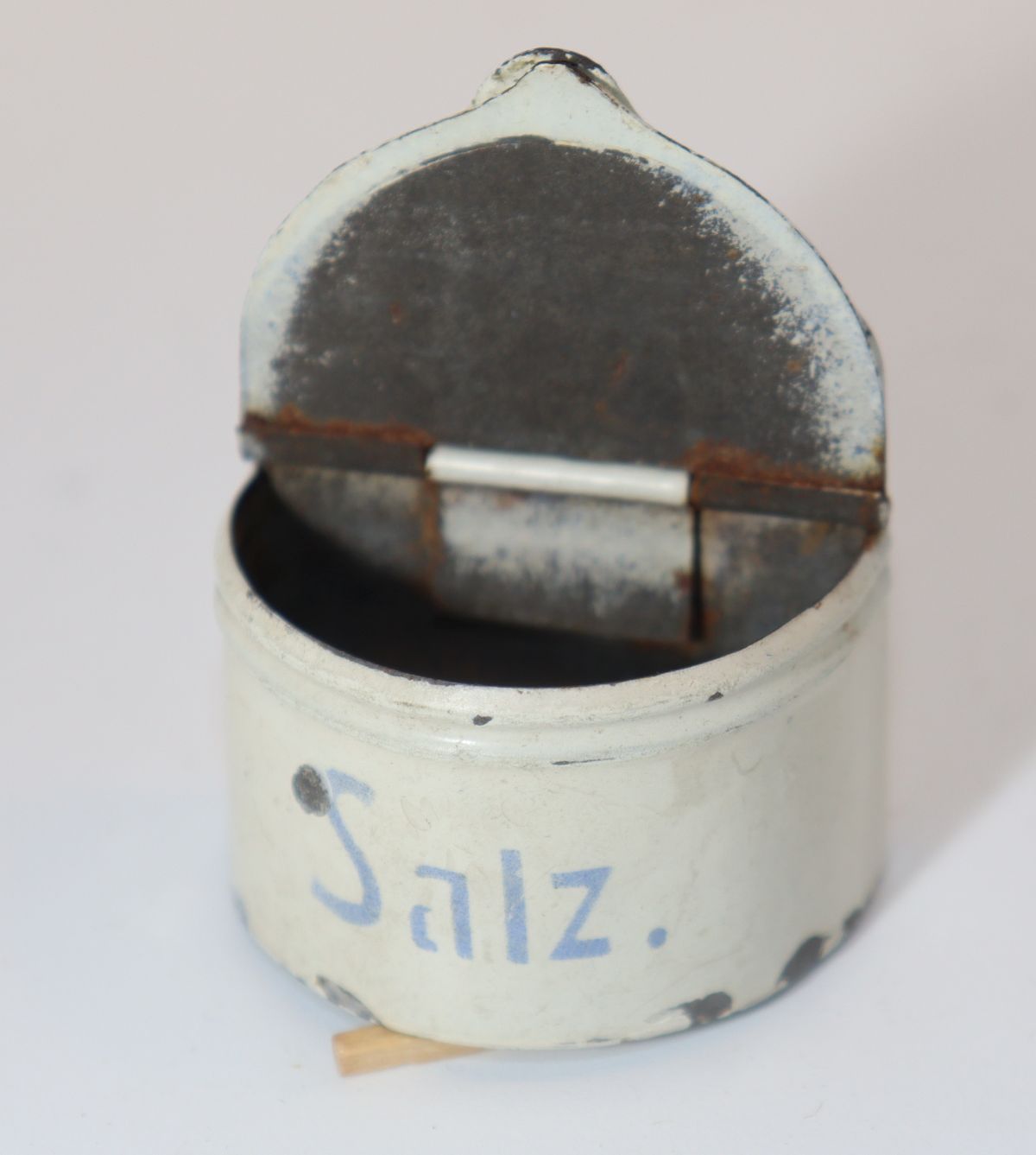 Dollhouse tin household items Salt container, antique, 3.8 cm. Used