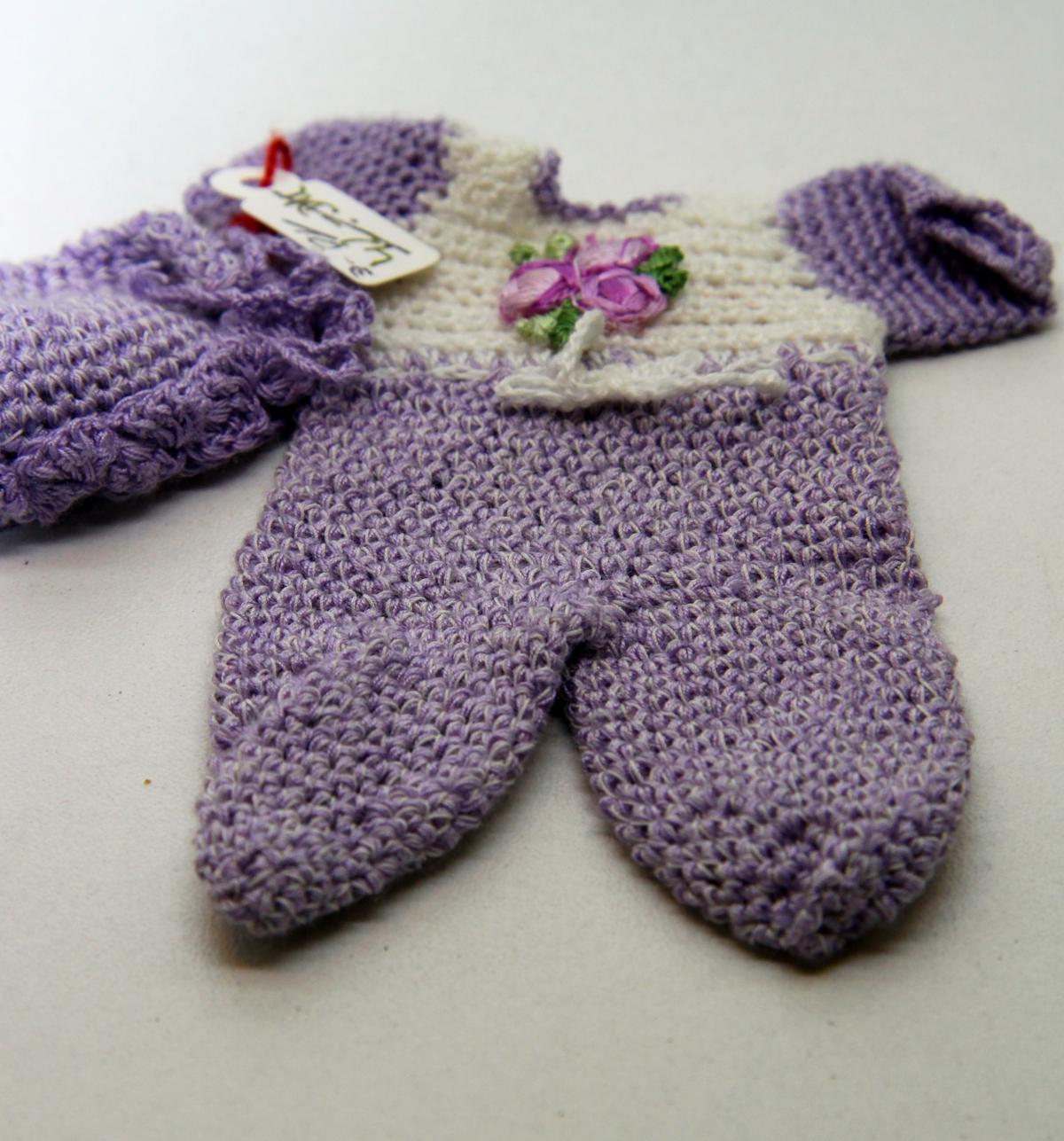Baby Strampler lila mit Mütze