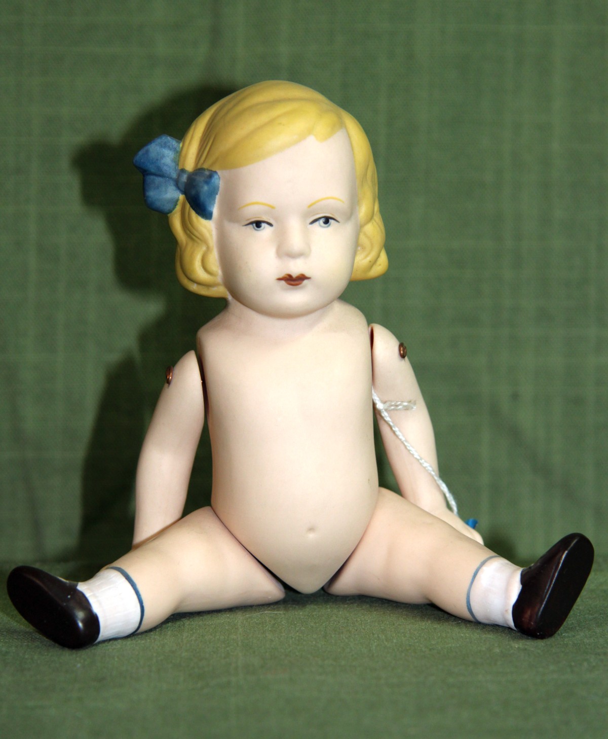Porzellan-Puppe Mädchen